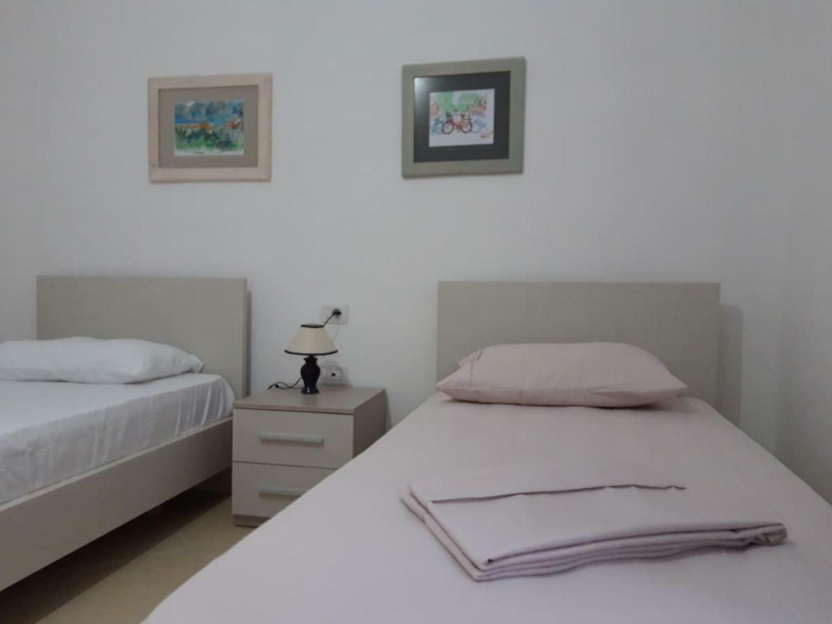 Artist S Apartment Vlorë Екстериор снимка