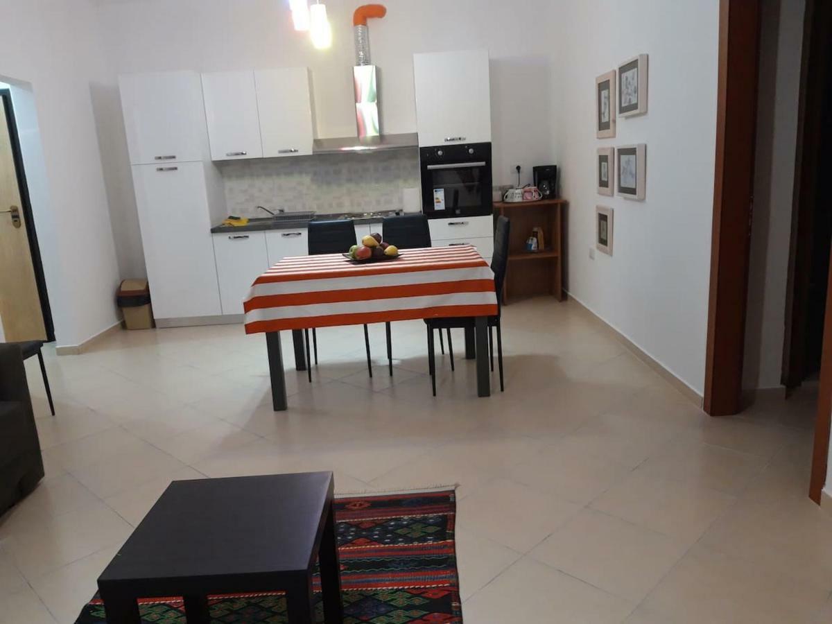 Artist S Apartment Vlorë Екстериор снимка